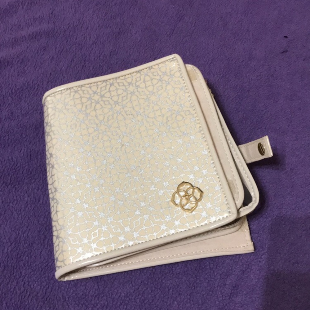 Kendra Scott travel jewelry bag